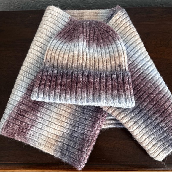 NWT LOFT Rainbow Infinity Scarf with Hat set - Picture 1 of 11